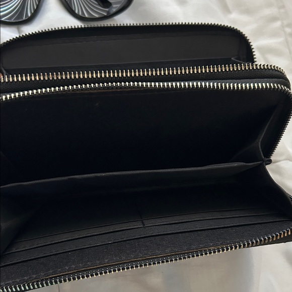 Baby phat wallet and vintage sunglasses - Picture 7 of 14